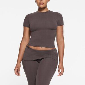 NWT SKIMS Cotton Jersey T-Shirt in Color Iron